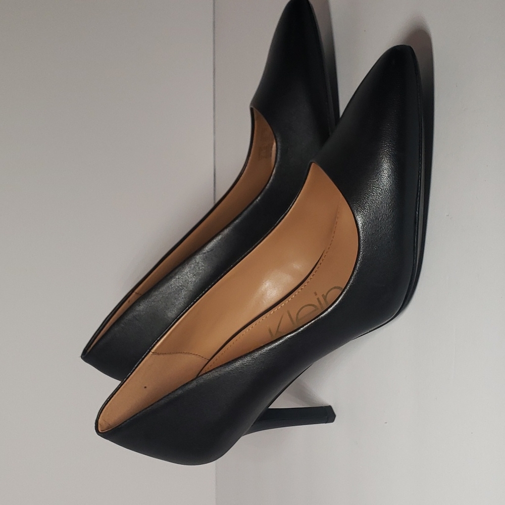 Calvin Klein heels NWT Sz8